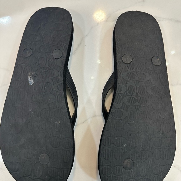 Women’s Coach flip flops, size 7 - Picture 4 of 6
